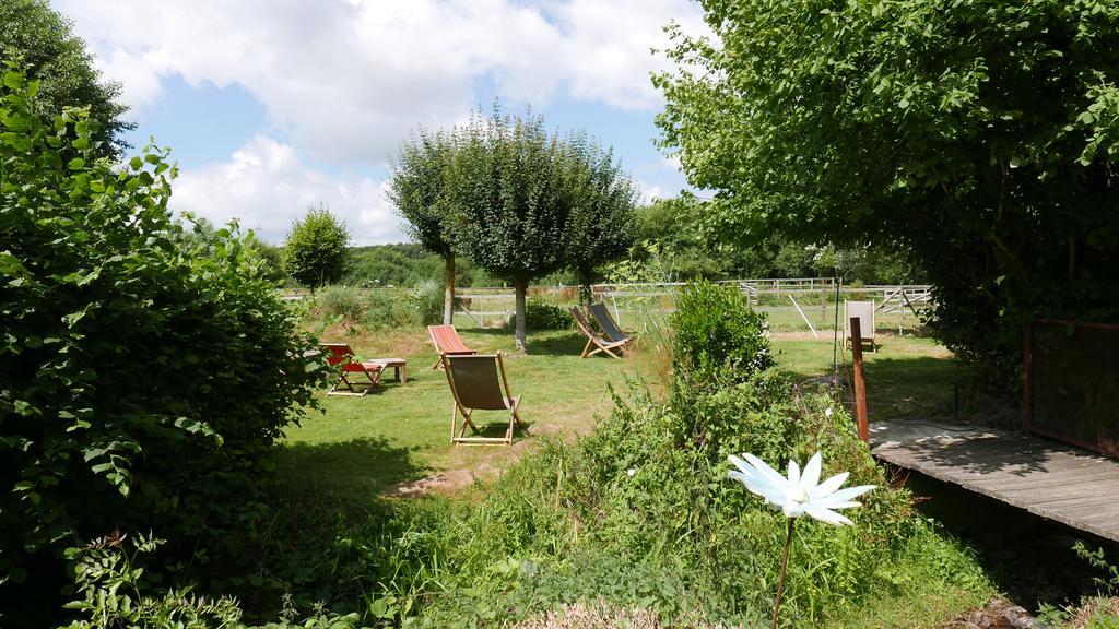 La Cage Aux Oiseaux Bed & Breakfast La Lande-de-Goult Exterior foto