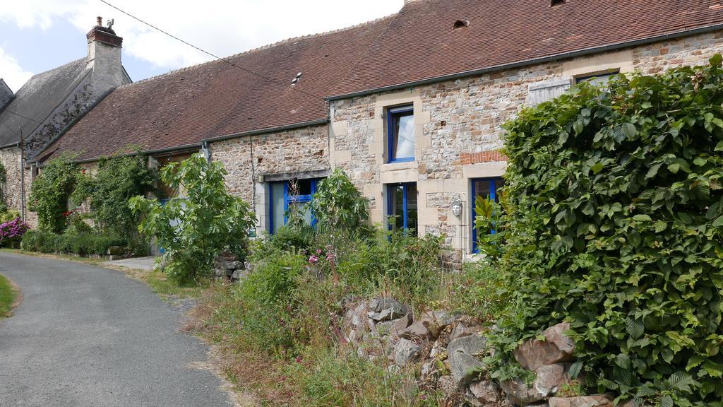La Cage Aux Oiseaux Bed & Breakfast La Lande-de-Goult Exterior foto