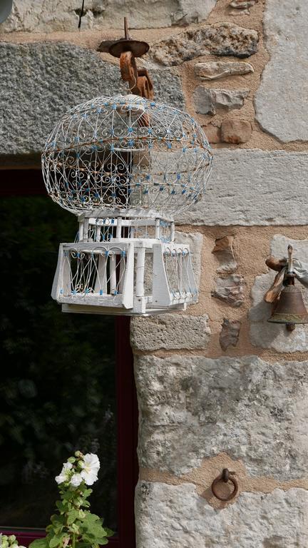 La Cage Aux Oiseaux Bed & Breakfast La Lande-de-Goult Exterior foto