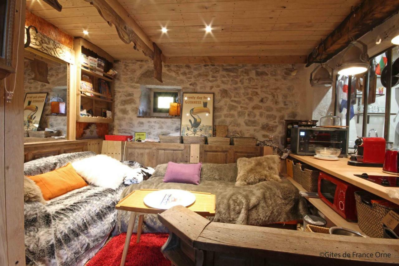 La Cage Aux Oiseaux Bed & Breakfast La Lande-de-Goult Exterior foto